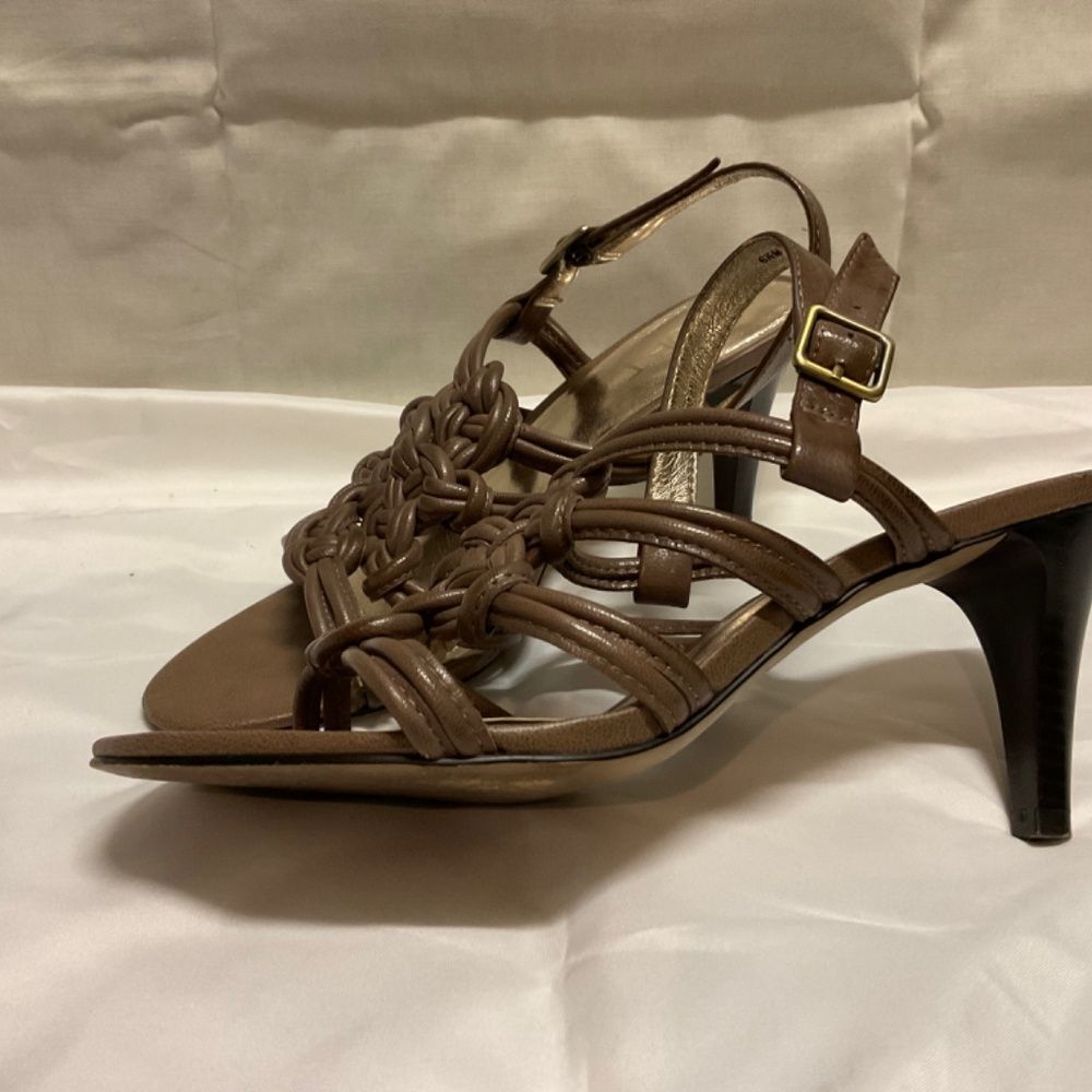 Ann Taylor LOFT, Icing Knotted Heel, Brown, 6.5M - Picture 3 of 6